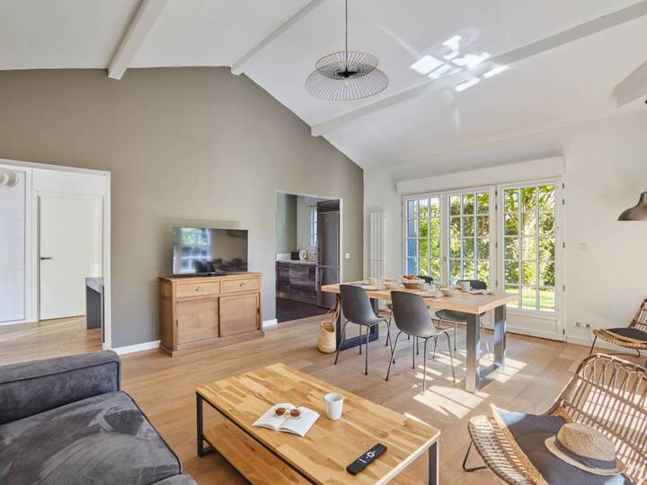 Domaine de Lana 4-Bed Retreat, Urrugne Villa 1002