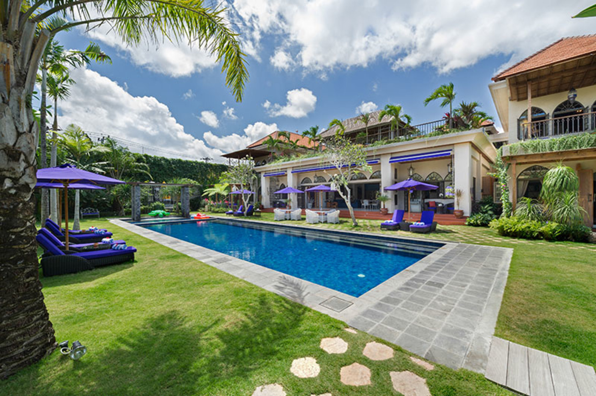 5 Star Villa in Bali, Minutes from the Beach, Bali Villa 1004