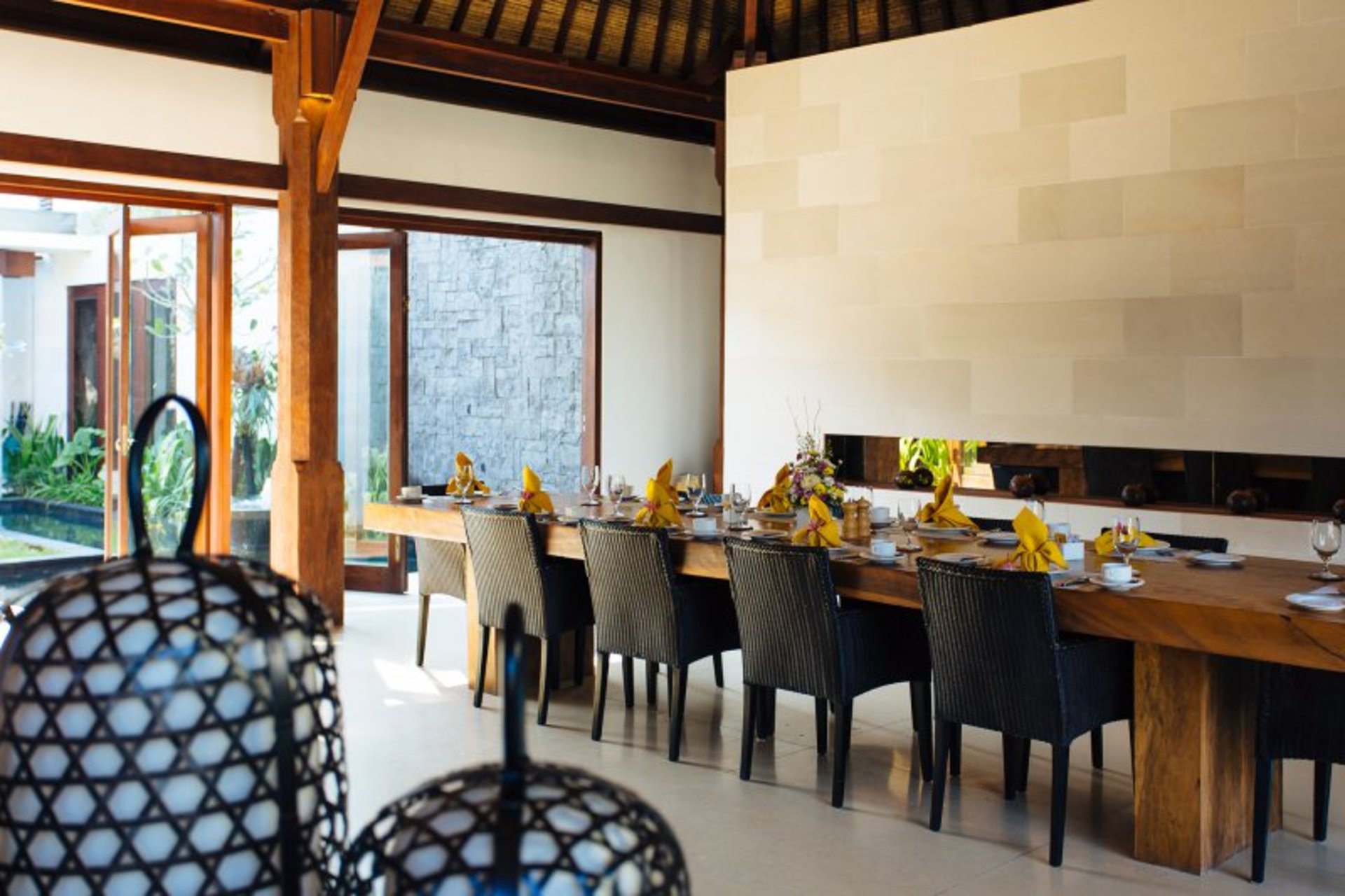 A Luxurious Oasis Steps from the Shore, Bali Villa 1008