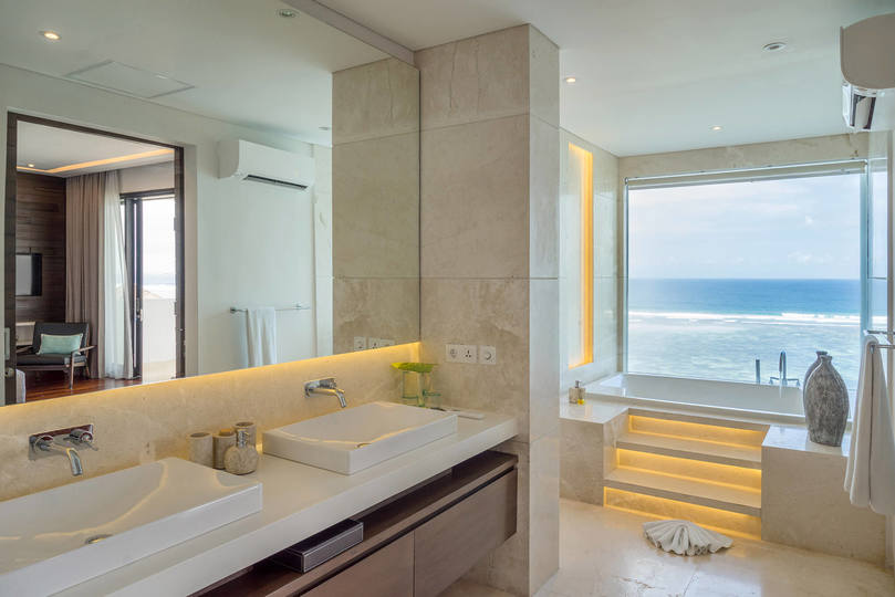 Ultimate 5-Star Hideaway with Ocean Views – Bali Villa 1027