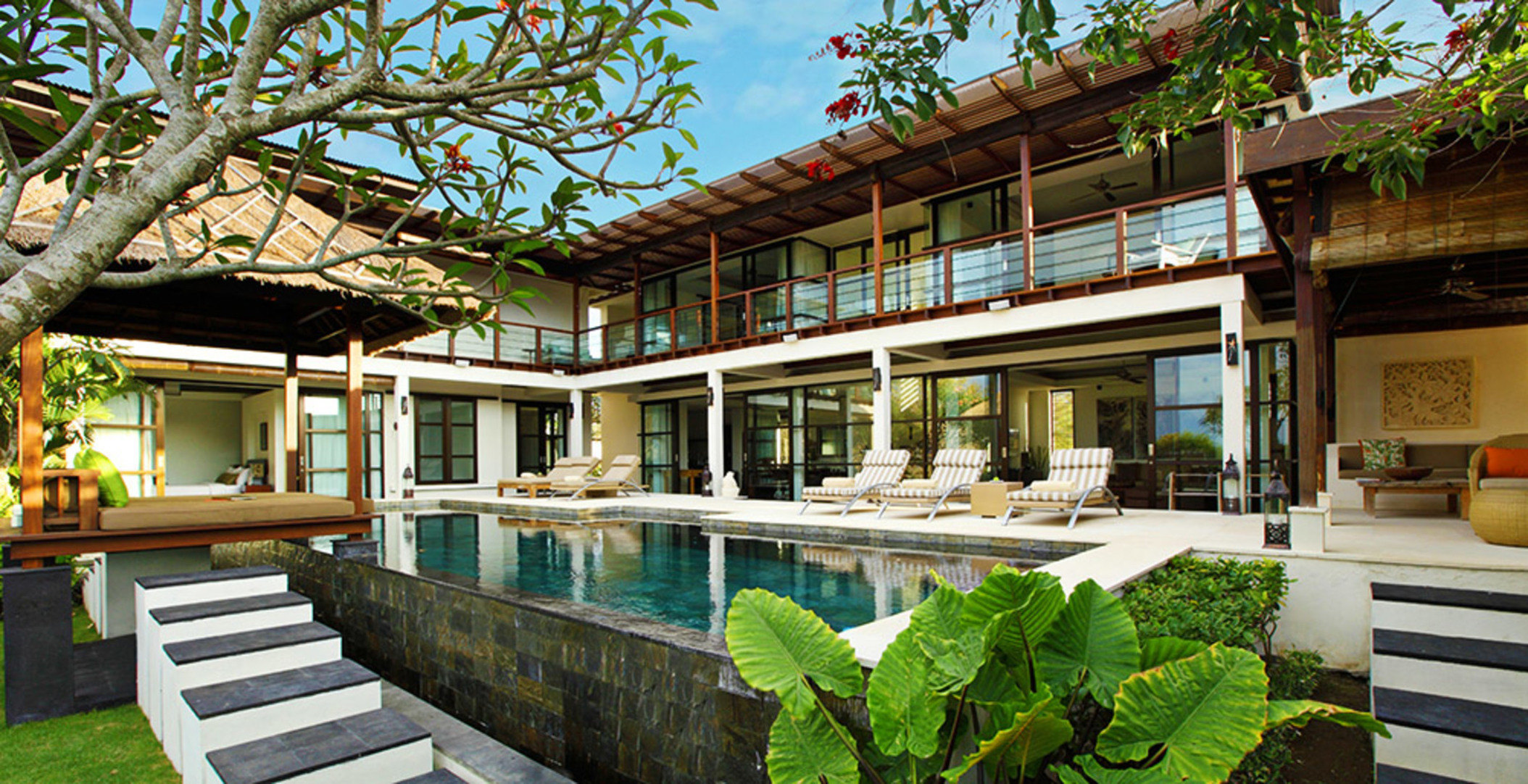 Elegant Cliffside Villa with Breathtaking Views – Bali Villa 1031