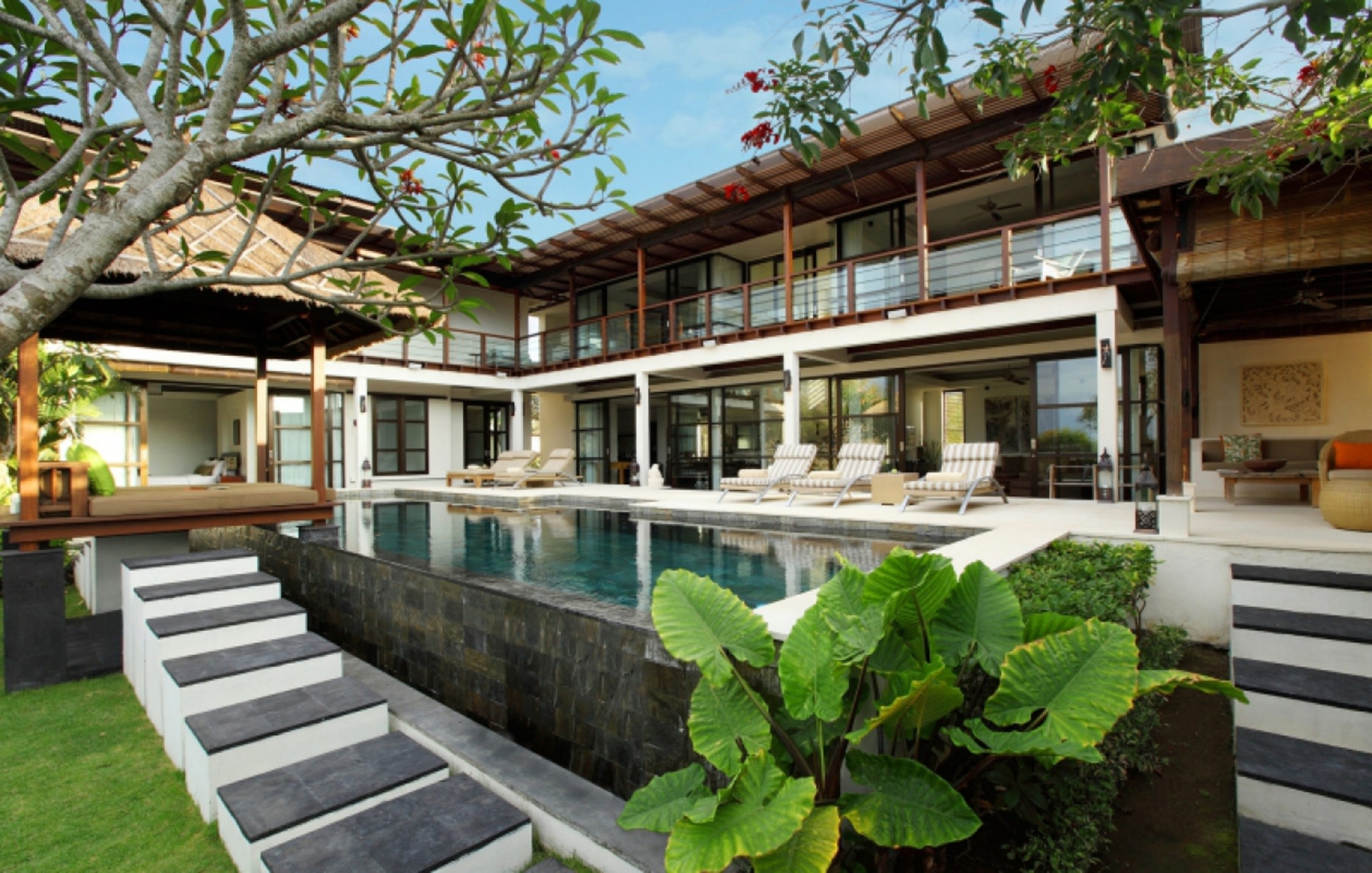 Elegant Cliffside Villa with Breathtaking Views – Bali Villa 1031