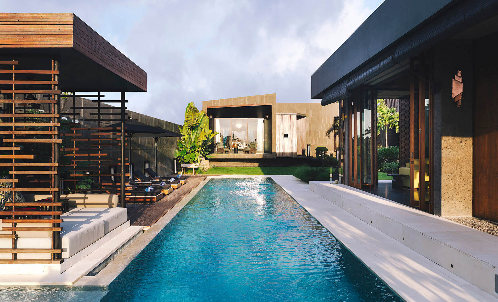 Modern Oasis by the Sea – Bali Villa 1032