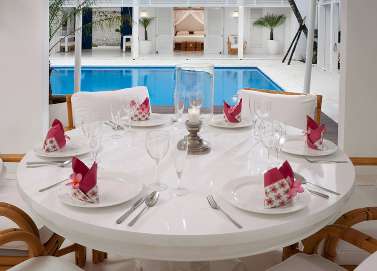 Rent a Luxury Villa in Bali Close to the Beach, Bali Villa 1037