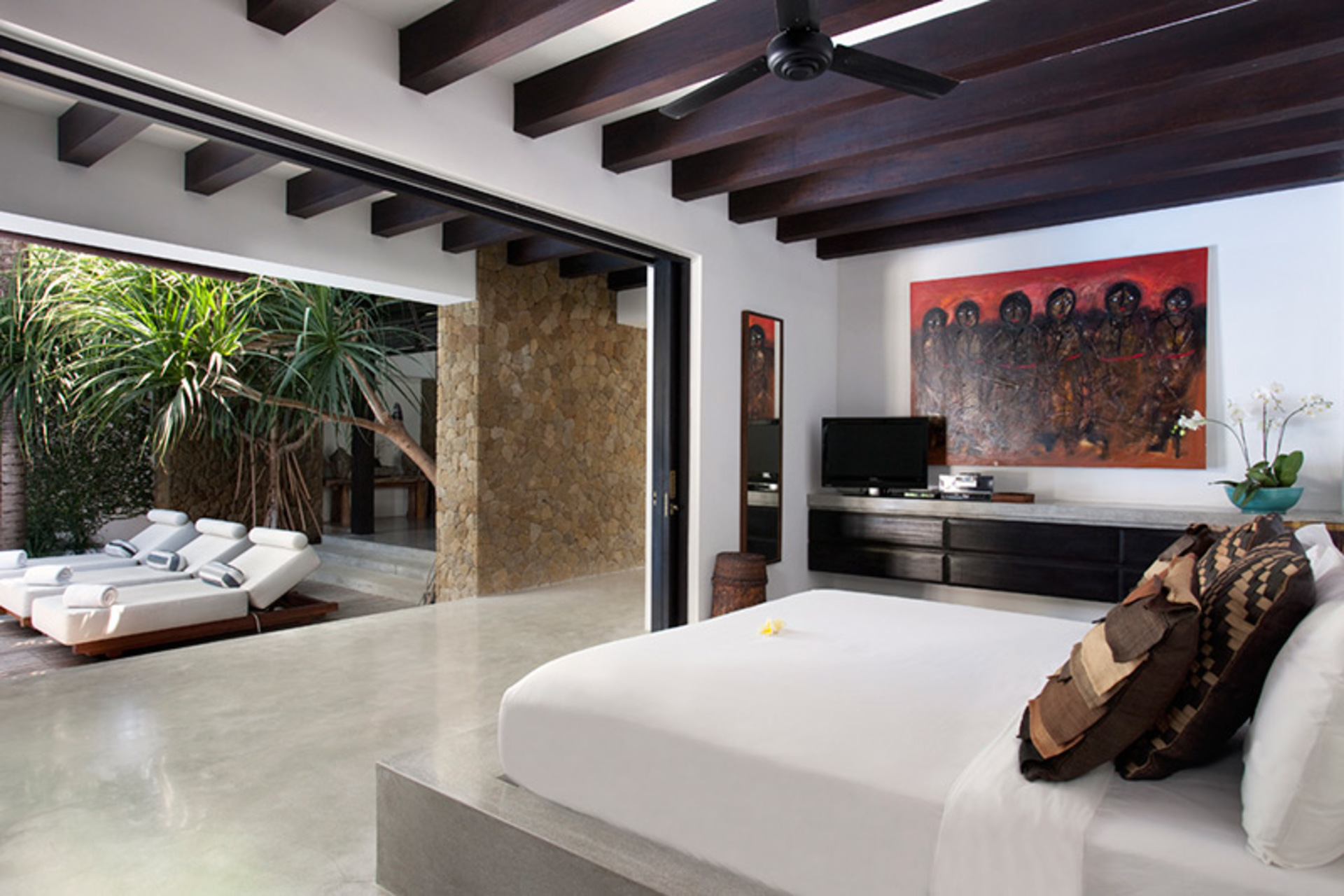 Luxury 5-Star Villa Steps from Echo Beach, Bali 1040