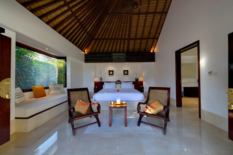 Private Beachside Escape with Lush Grounds – Bali Villa 1044