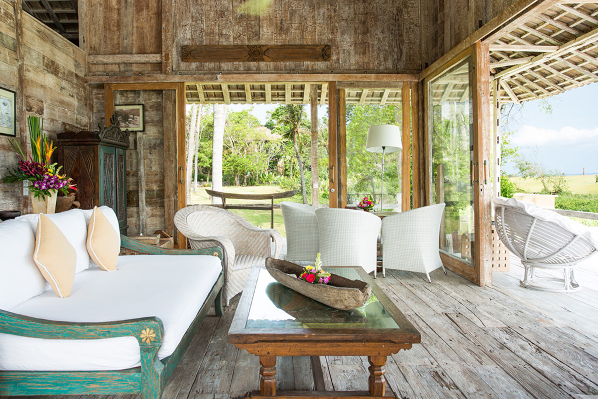 Elegant Beachfront Escape with Pool – Bali Villa 1046