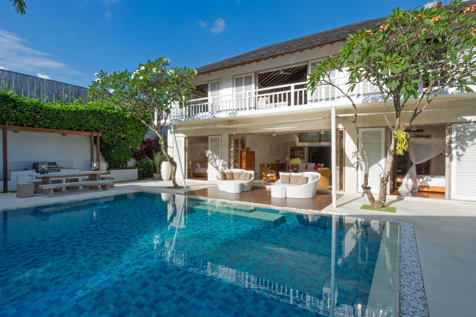 Lush Escapes by the Ocean – Bali Villa 1064