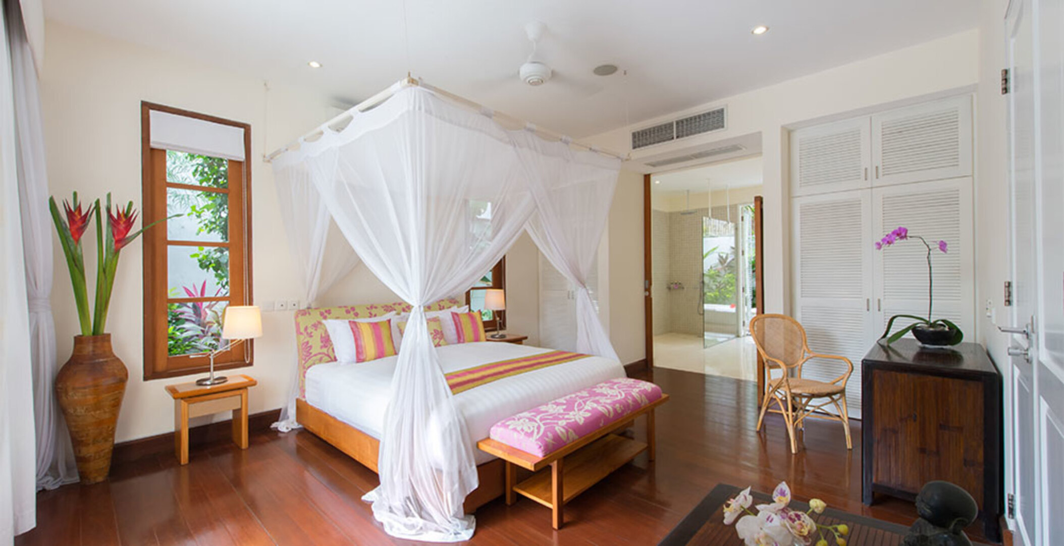 Lush Escapes by the Ocean – Bali Villa 1064