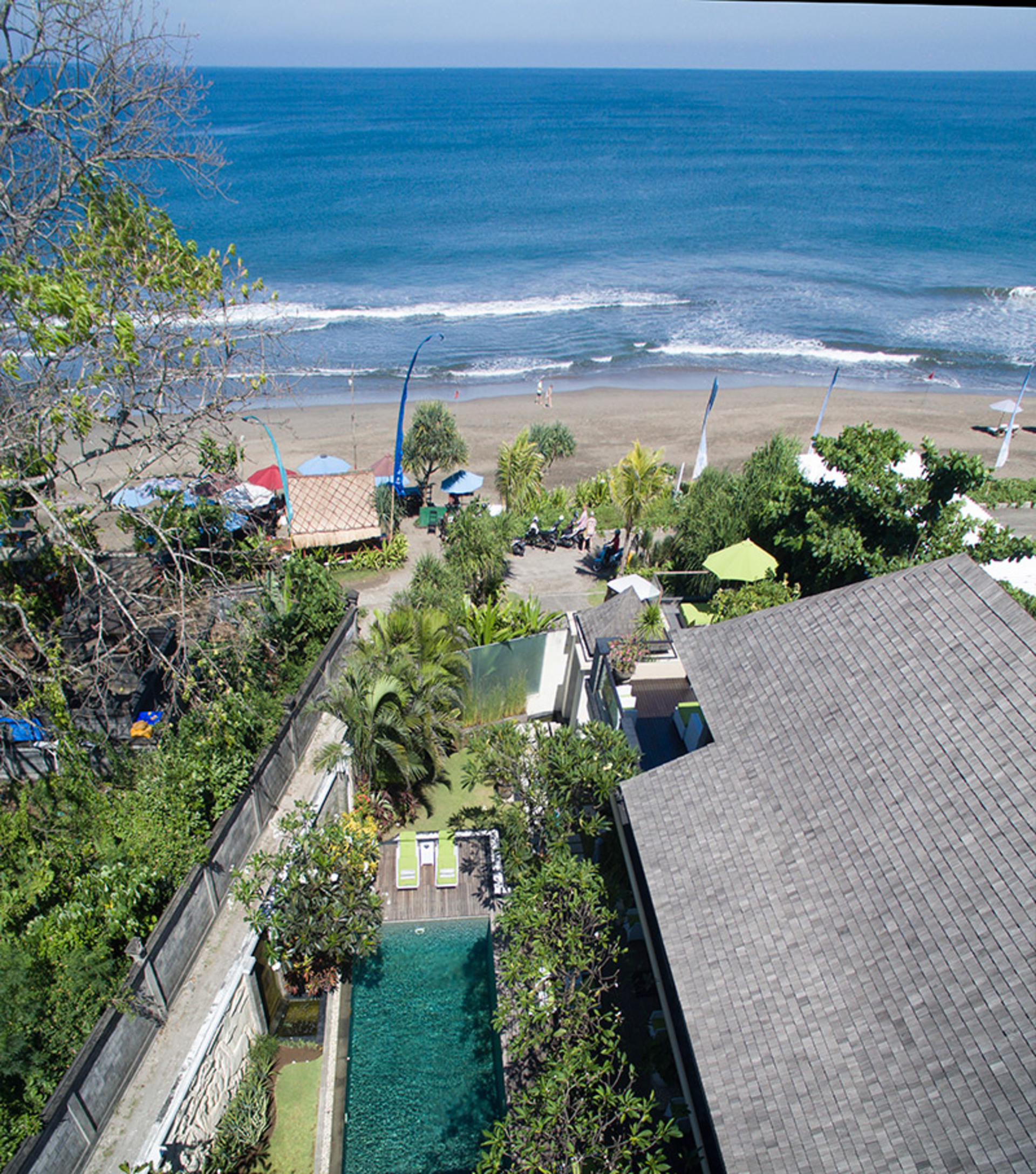 Beachfront Bliss Awaits You – Bali Villa 1076