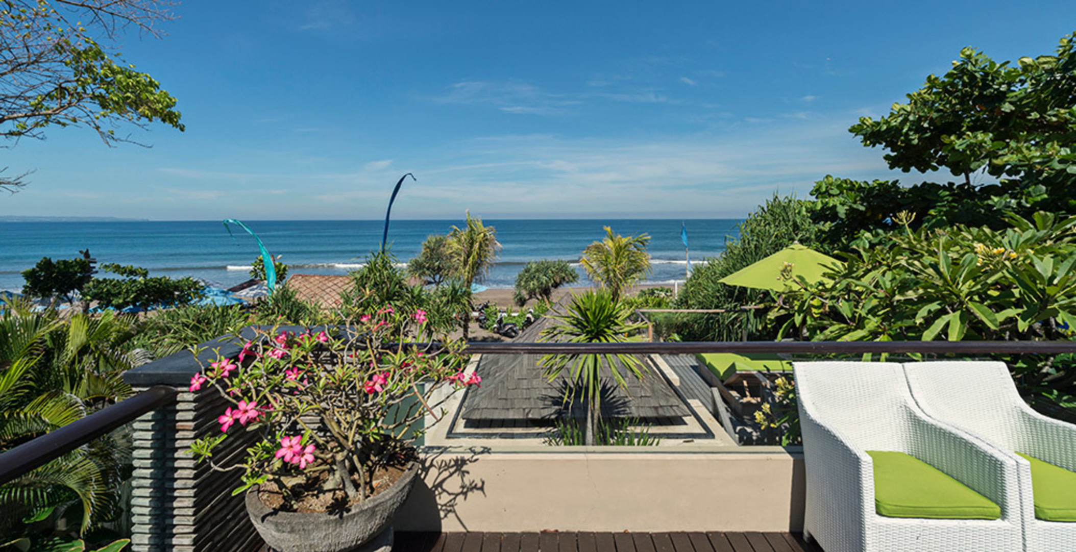 Beachfront Bliss Awaits You – Bali Villa 1076
