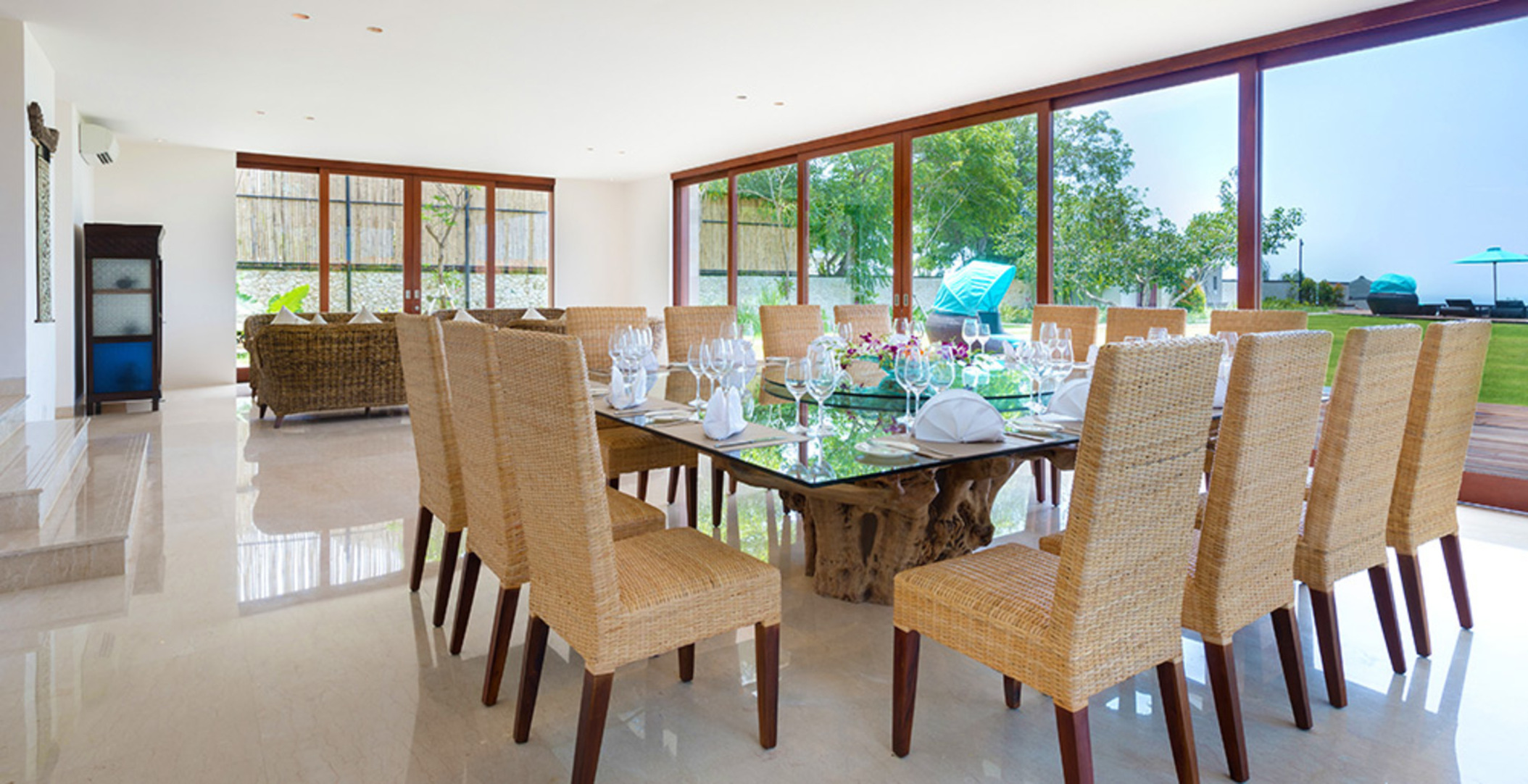 Secluded Elegance with Ocean Views – Bali Villa 1090