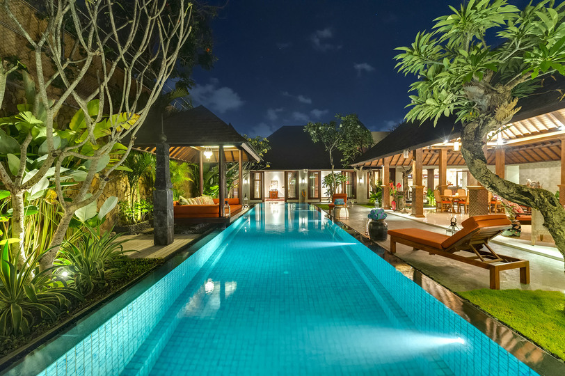 Tranquil Luxury Escape Near Seminyak – Bali Villa 1092