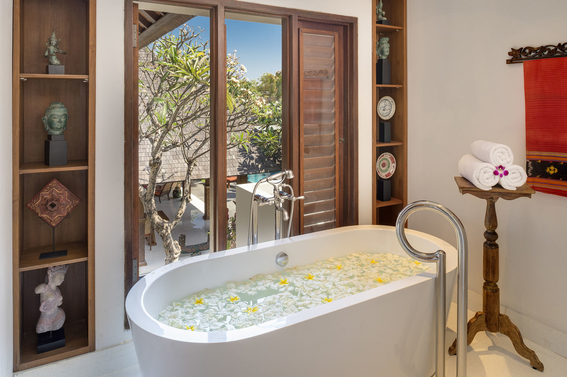 Tranquil Luxury Escape Near Seminyak – Bali Villa 1092