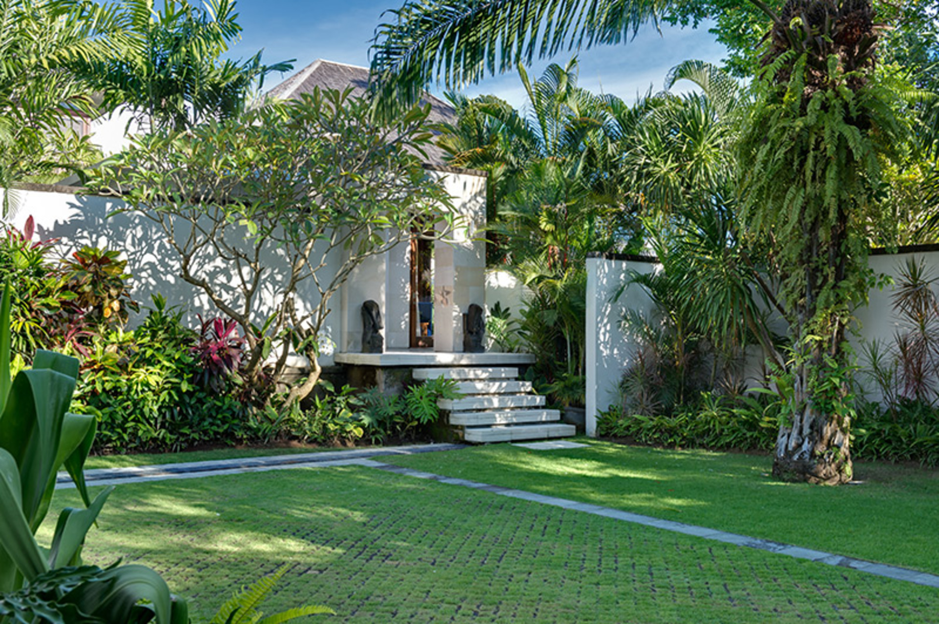 Serene Luxury Retreat with Poolside Bliss – Villa 1097