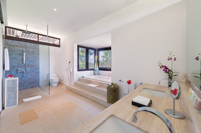 Serene Luxury Retreat with Poolside Bliss – Villa 1097
