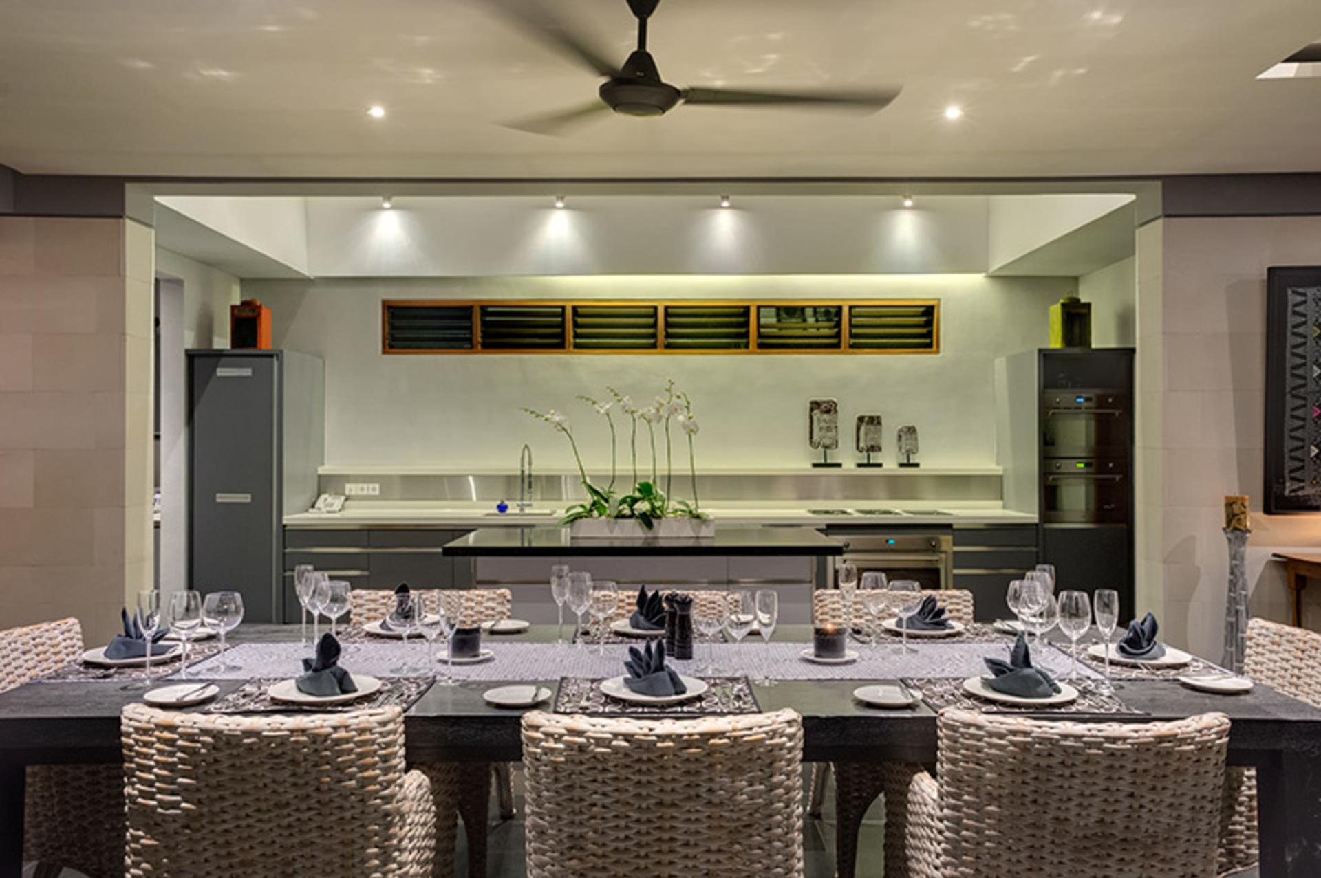 Spacious Luxury Retreat Near Beach – Bali Villa 1098