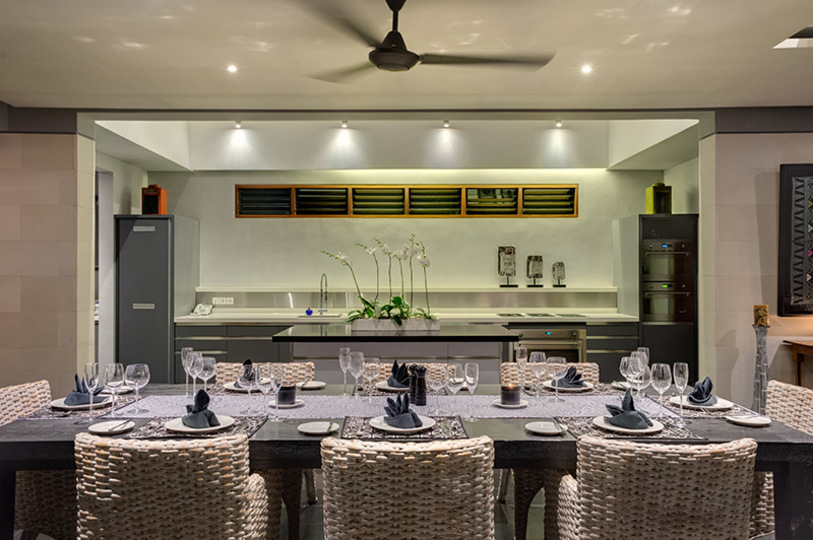 Spacious Luxury Retreat Near Beach – Bali Villa 1098
