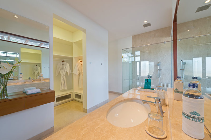Clifftop Bliss with a Private Pool – Villa Maria 1107
