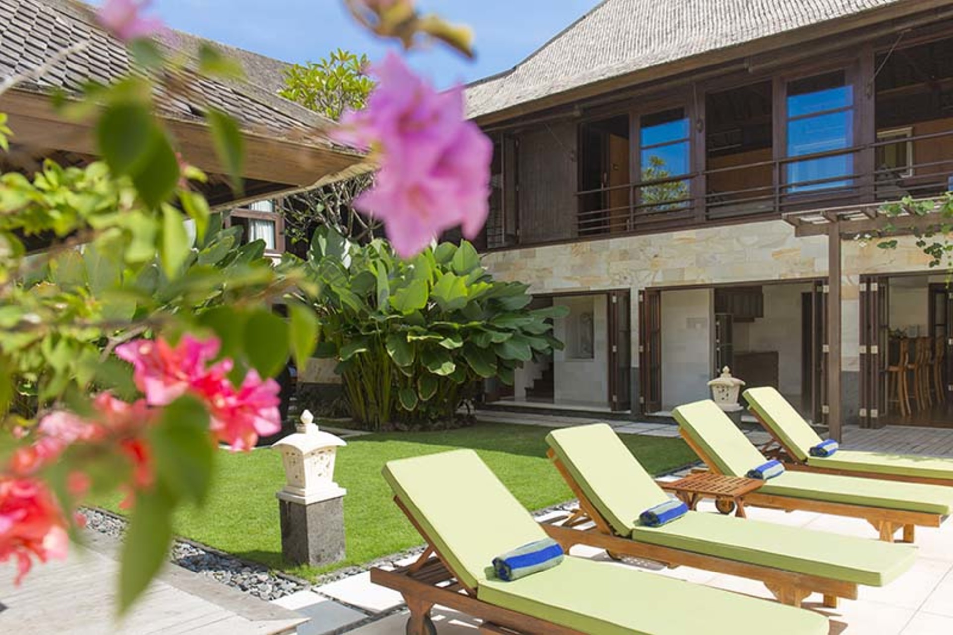 Elegant Coastal Villa with Jacuzzi – Bali Villa 1111