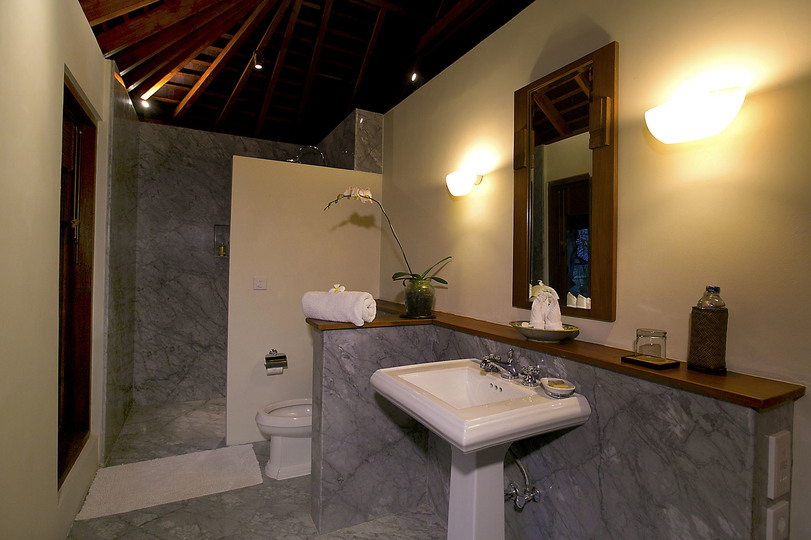 Serene luxury in lush gardens, Bali Villa 1124