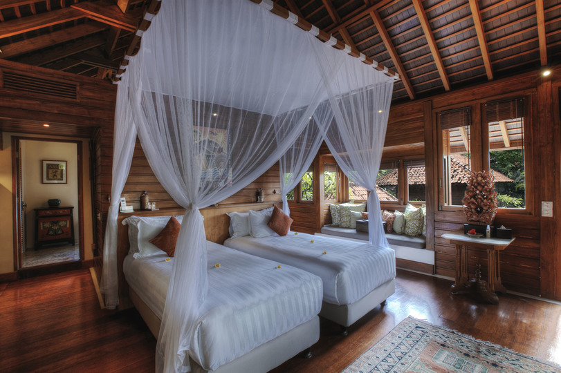 Serene luxury in lush gardens, Bali Villa 1124