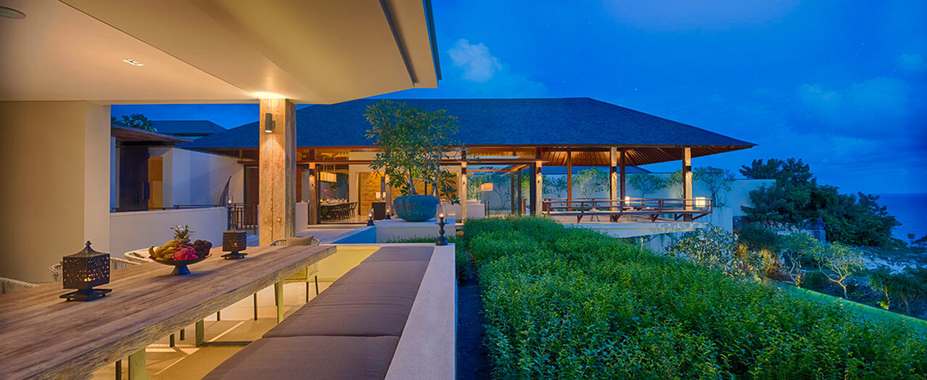 Experience Ultimate Luxury by the Beach, Bali Villa 1129
