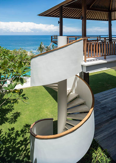 Experience Ultimate Luxury by the Beach, Bali Villa 1129