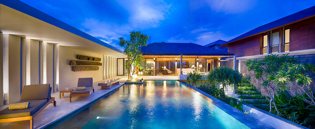 Experience Ultimate Luxury by the Beach, Bali Villa 1129