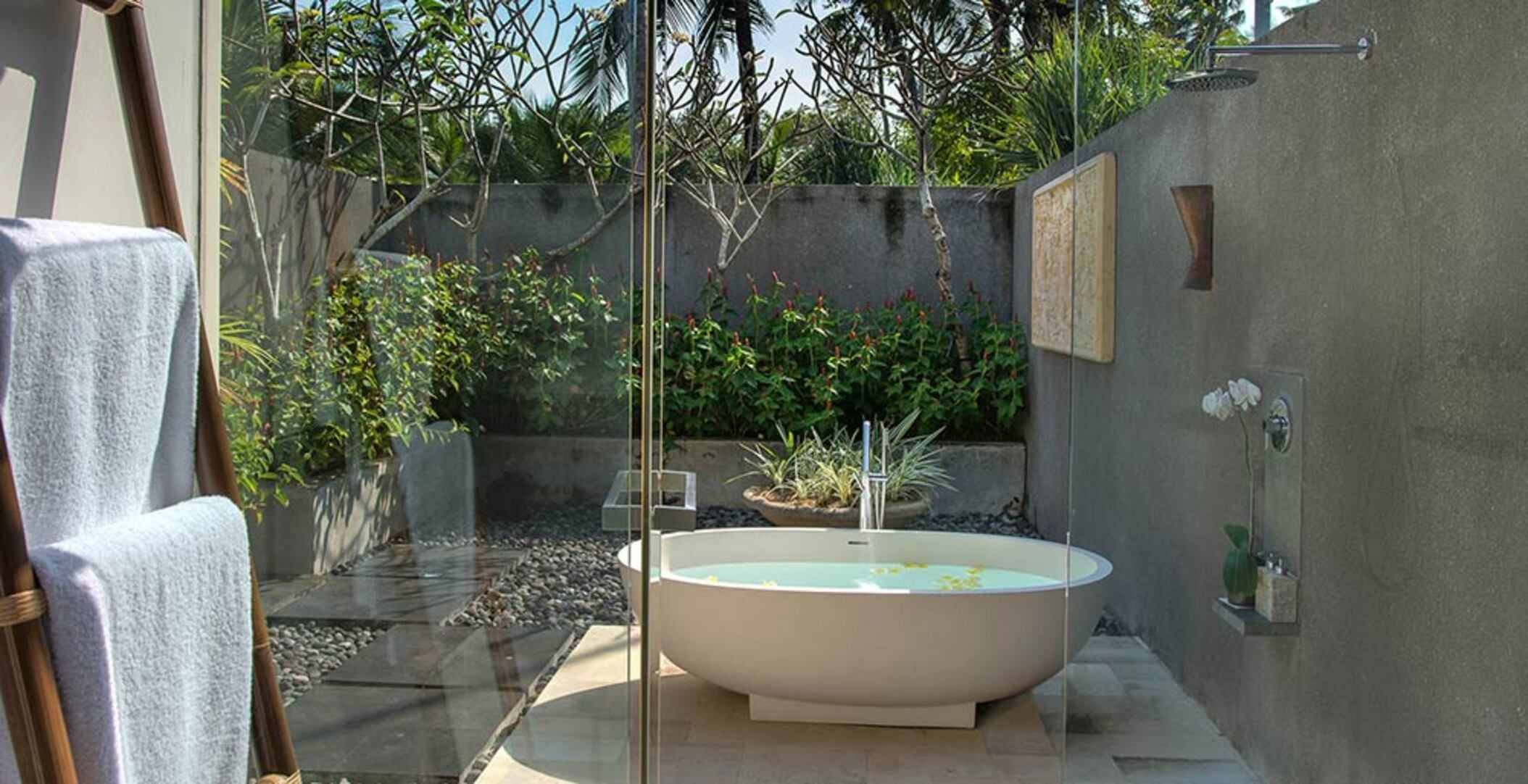 Rent a Luxury Villa in Bali Close to the Beach, Bali Villa 1130