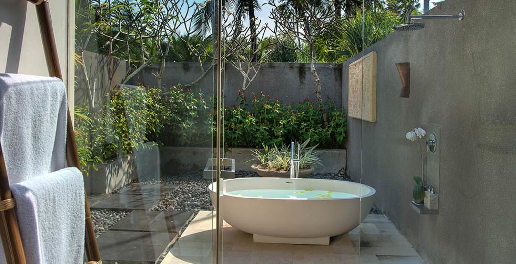 Rent a Luxury Villa in Bali Close to the Beach, Bali Villa 1130