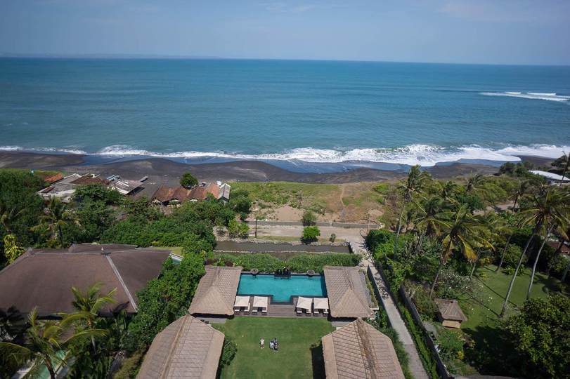 Rent a Luxury Villa in Bali Close to the Beach, Bali Villa 1130