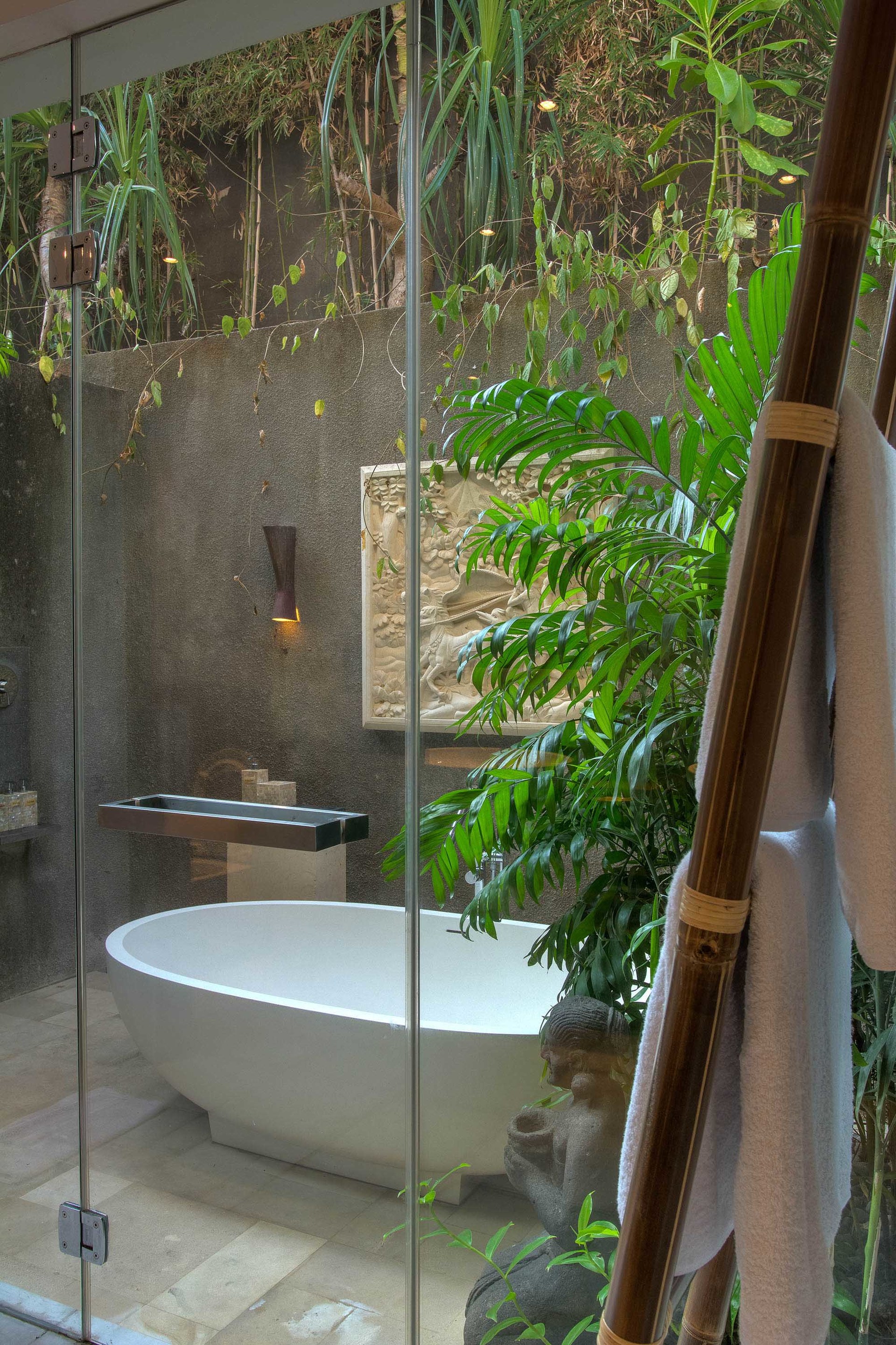 Rent a Luxury Villa in Bali Close to the Beach, Bali Villa 1130