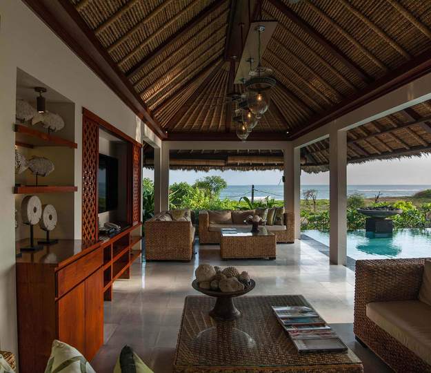 Rent a Luxury Villa in Bali Close to the Beach, Bali Villa 1130