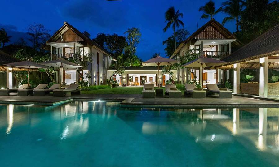 Rent a Luxury Villa in Bali Close to the Beach, Bali Villa 1130