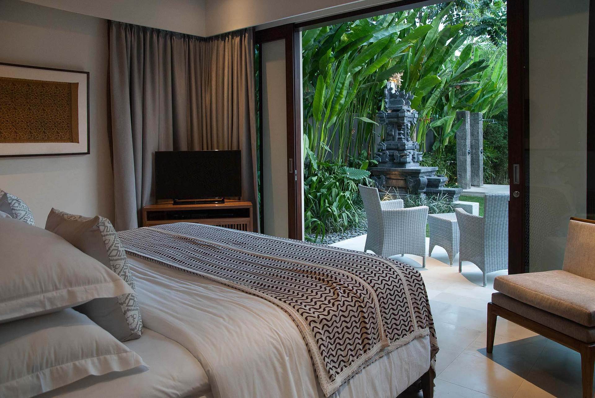 Rent a Luxury Villa in Bali Close to the Beach, Bali Villa 1130