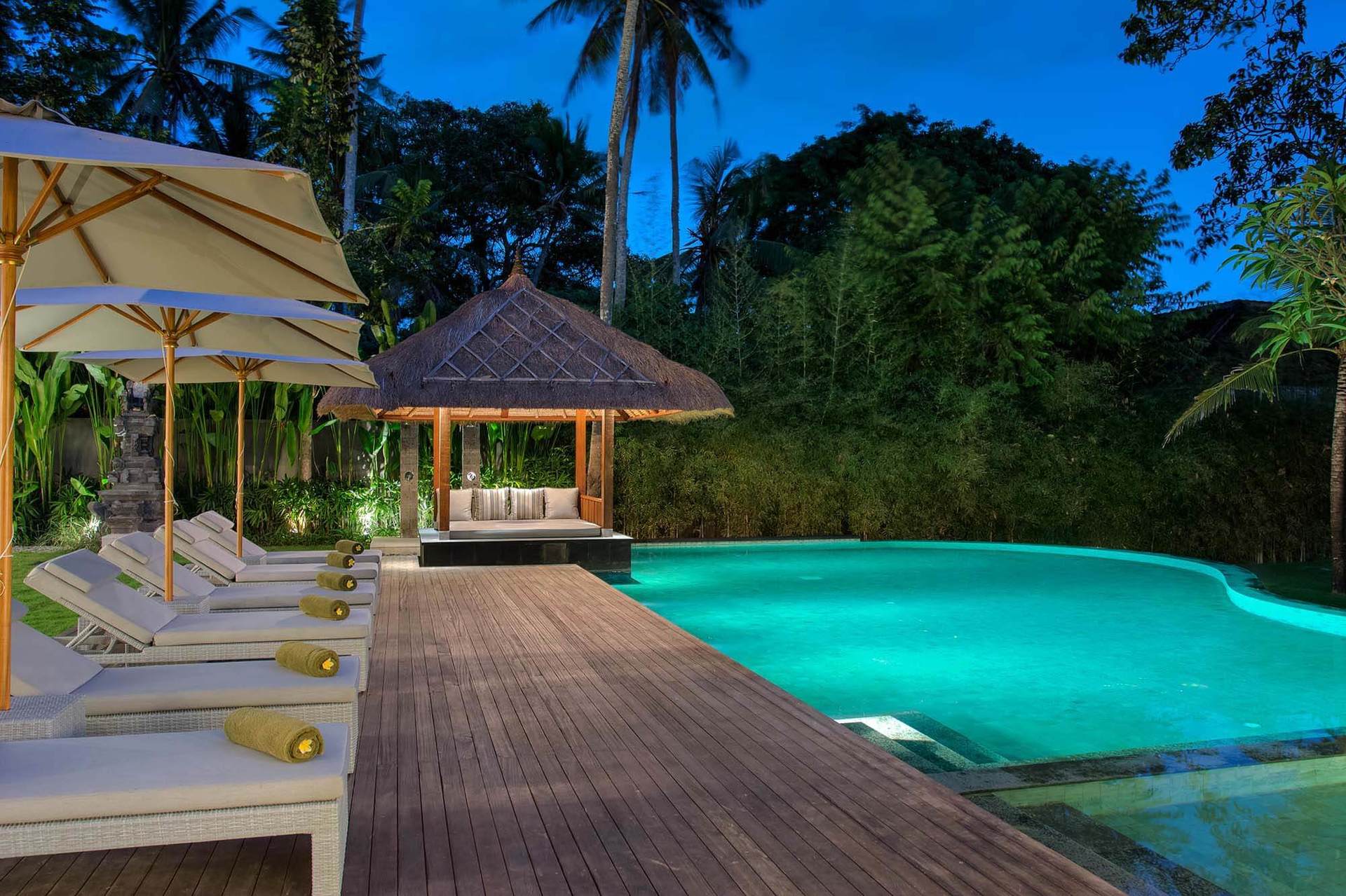Rent a Luxury Villa in Bali Close to the Beach, Bali Villa 1130