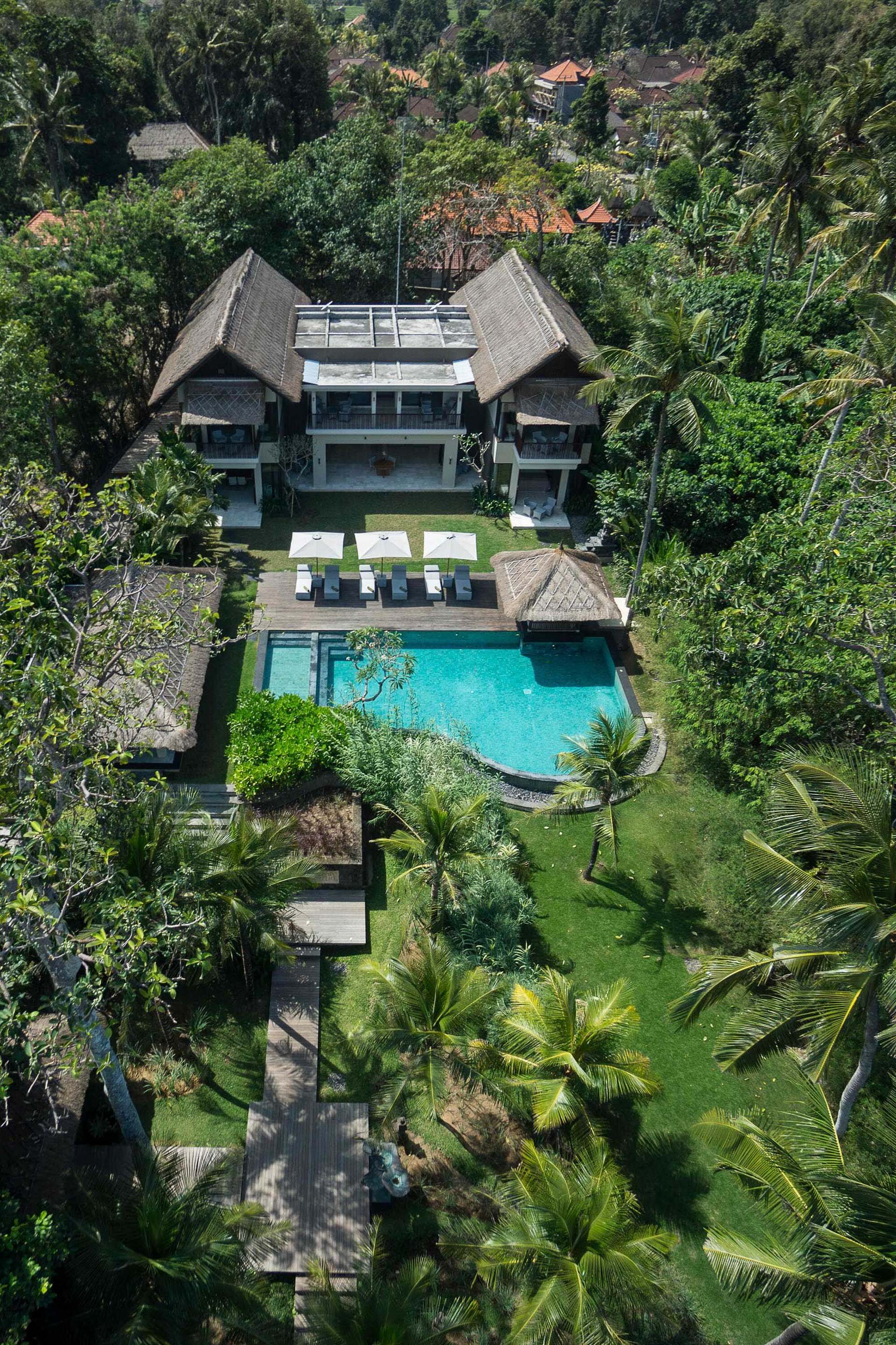 Rent a Luxury Villa in Bali Close to the Beach, Bali Villa 1130