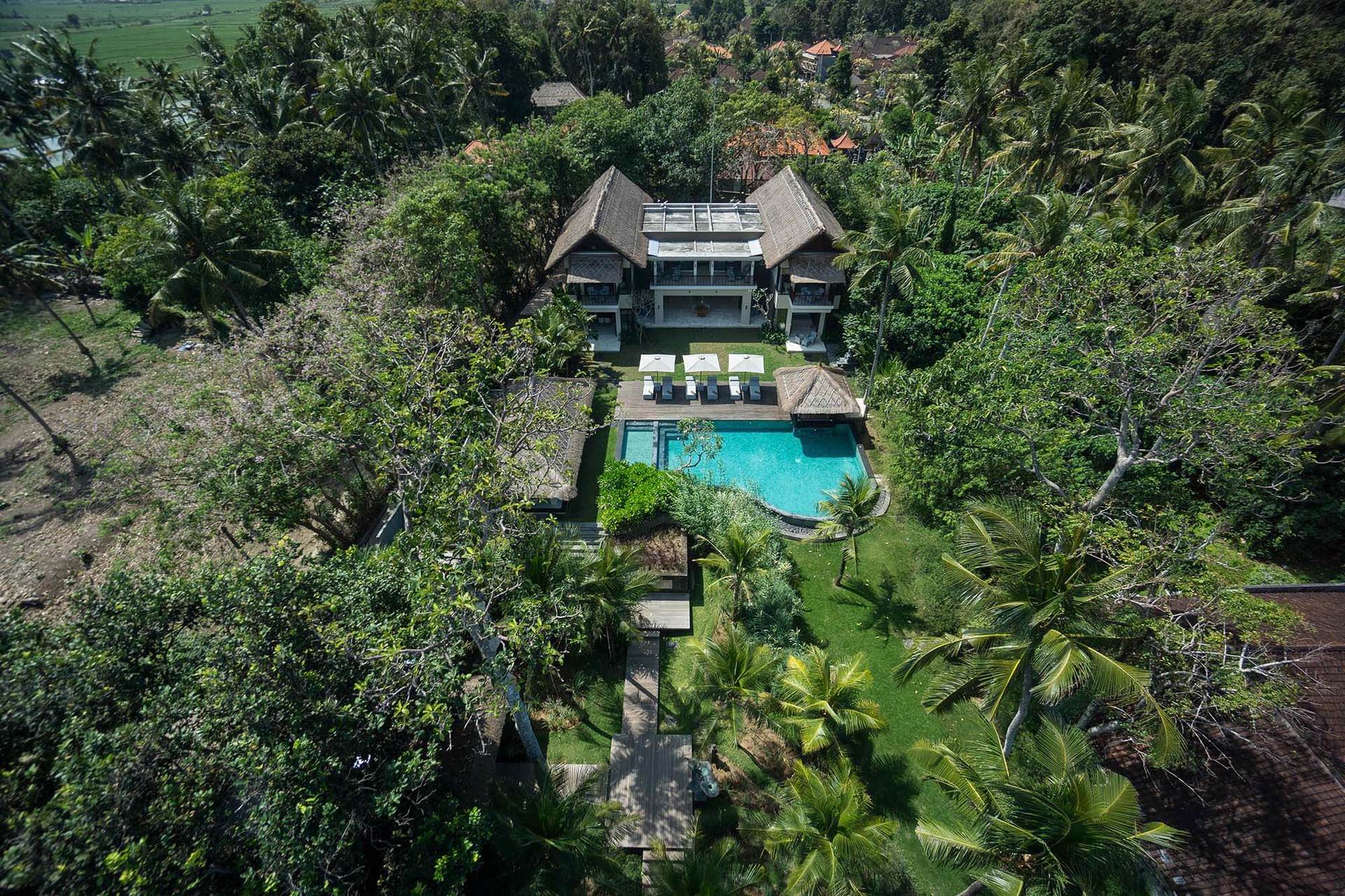 Rent a Luxury Villa in Bali Close to the Beach, Bali Villa 1130