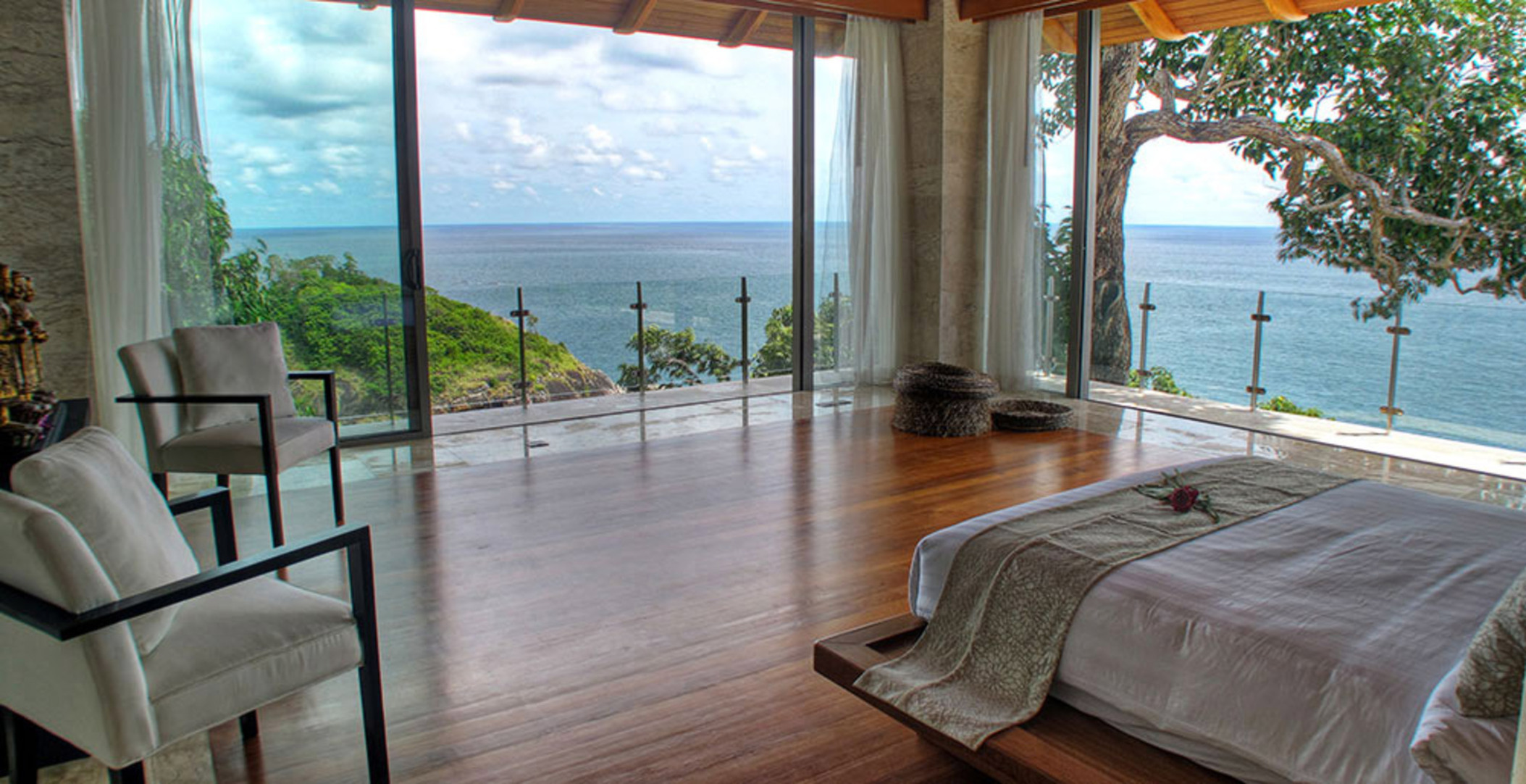 At Last You and Your Friends Can Rent a Luxury Villa with 24/7 Concierge, Phuket Villa 1011