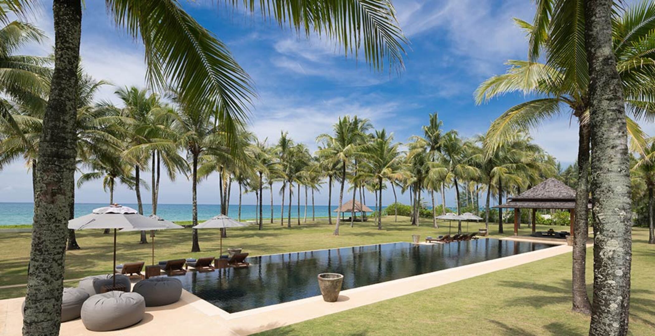 Dreamy Haven: 12 Bedroom Villa with Private Pool,1047