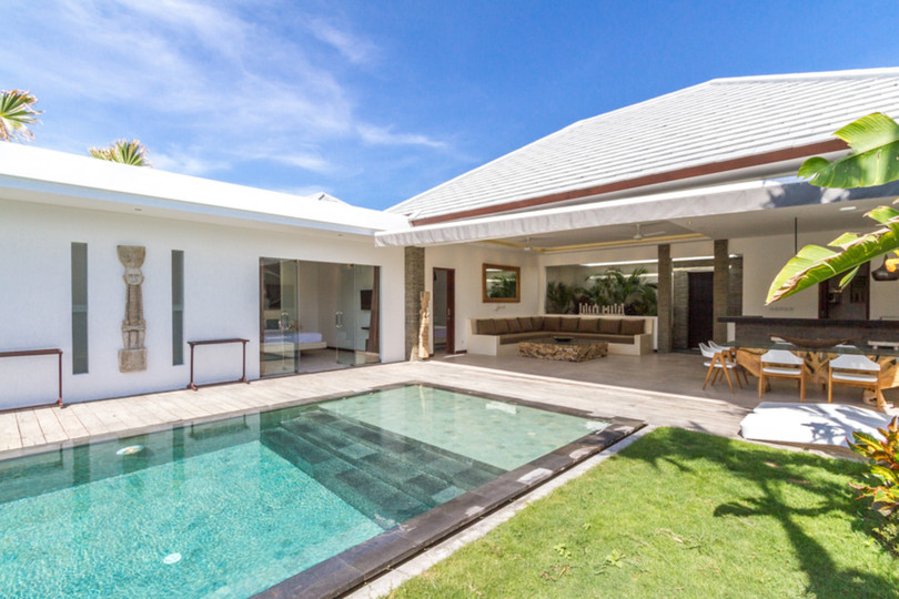 Luxury 3-Bedroom Villa Near Seminyak Attractions, Bali Villa 1157