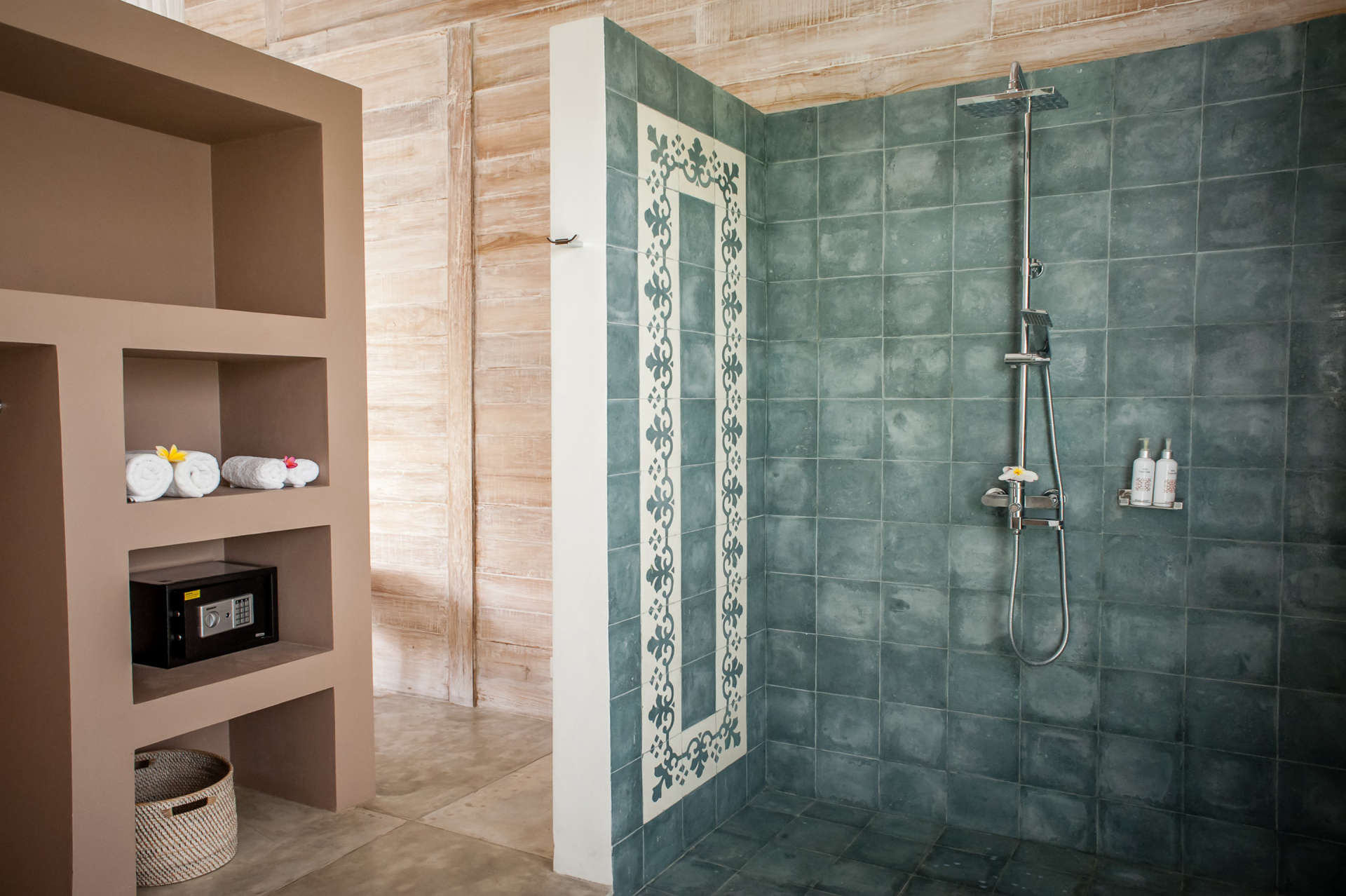Beautiful 5 Star Holiday Villa in a Prime Location in Kerobokan, Bali Villa 2006
