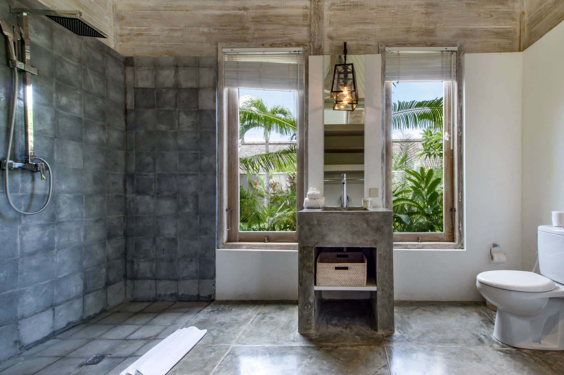 Picture Relaxing Beside Your Private Pool in Kerobokan, Bali Villa 2007