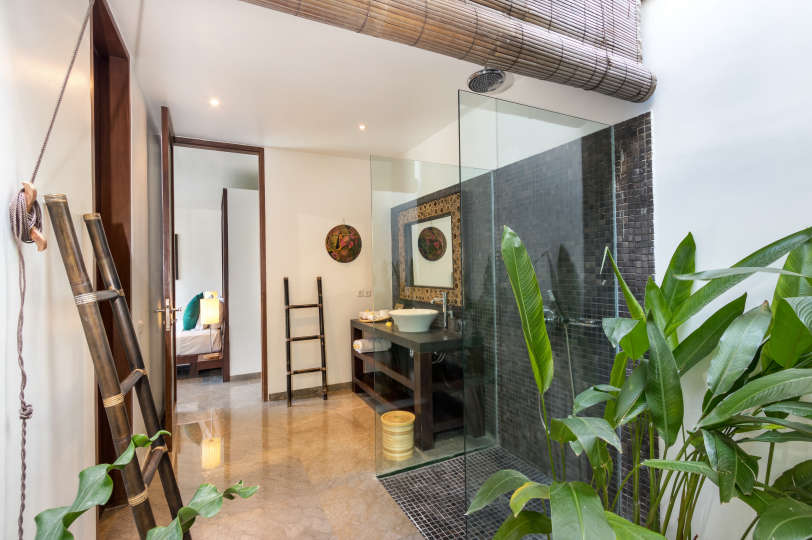 Beautiful 5 Star Holiday Villa in a Prime Location in Seminyak, Book Early to Secure Your Dates, Villa Bali 2026