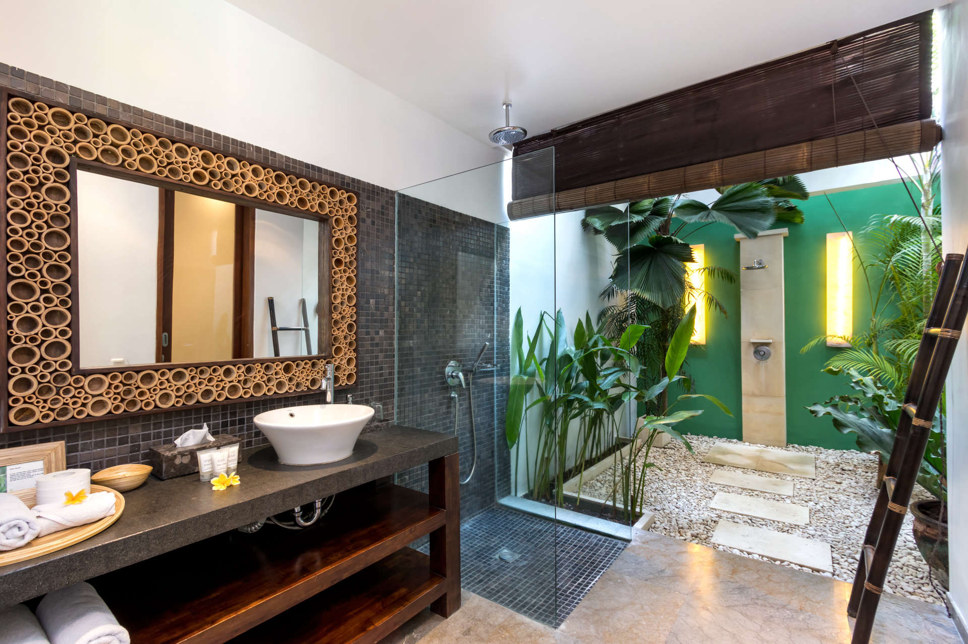 Beautiful 5 Star Holiday Villa in a Prime Location in Seminyak, Book Early to Secure Your Dates, Villa Bali 2026