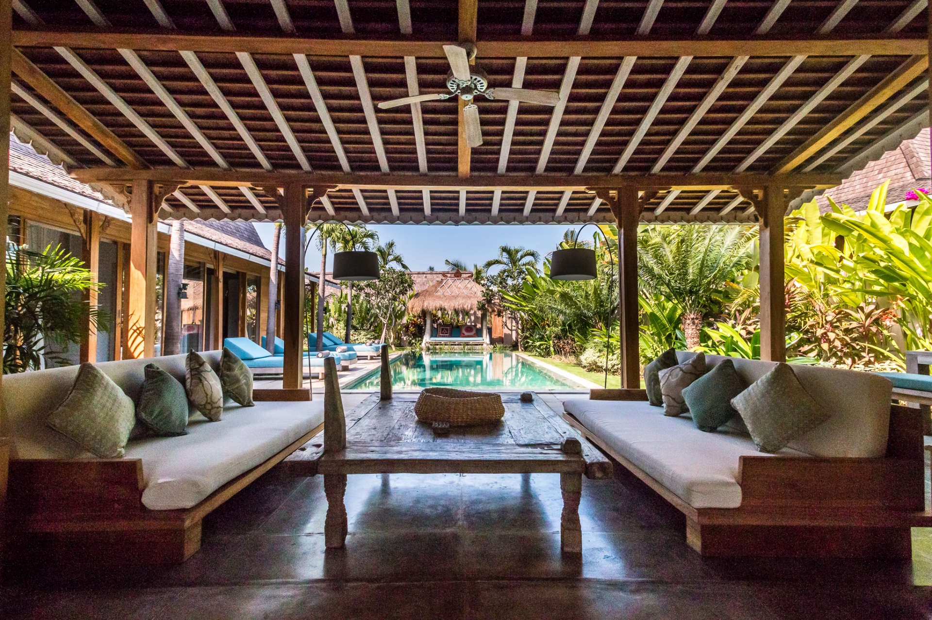 Luxury 12 Bedroom Villa with Private Pool, Bali Villa 2027