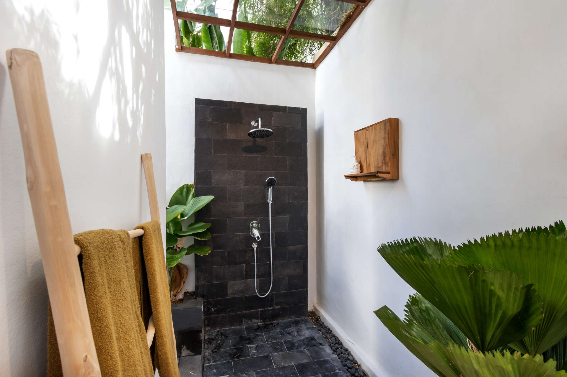Beautiful 5 Star Holiday Villa in a Prime Location in Seminyak, Villa Bali 2046