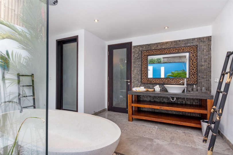 5 Star Villa in Bali, Minutes from the Beach, Bali Villa 2080