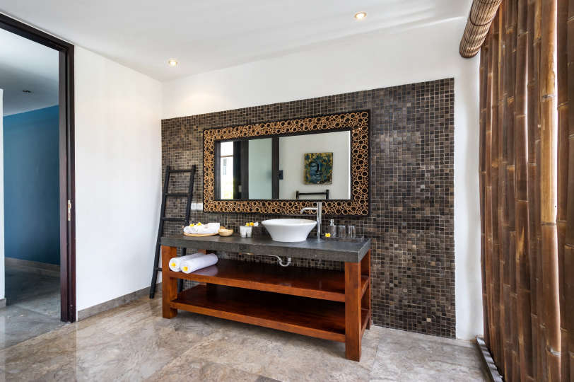 5 Star Villa in Bali, Minutes from the Beach, Bali Villa 2080